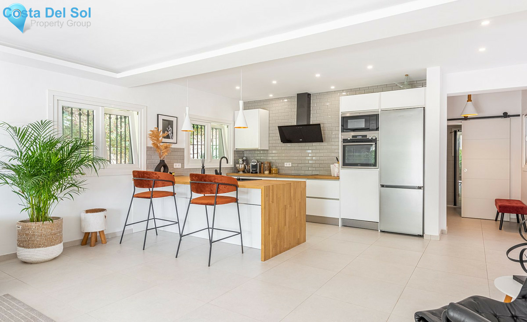 Ground Floor Apartment in New Golden Mile-1414985