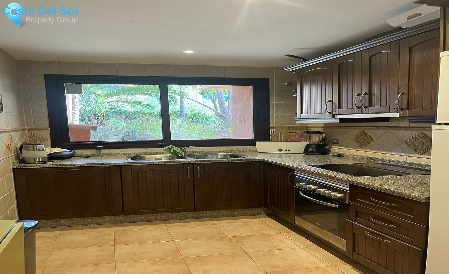 Ground Floor Apartment in New Golden Mile-1506873
