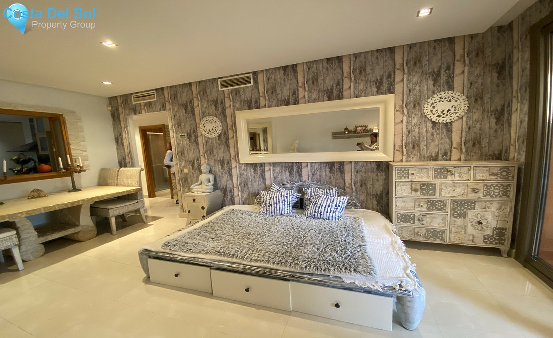 Ground Floor Apartment in New Golden Mile-1539725