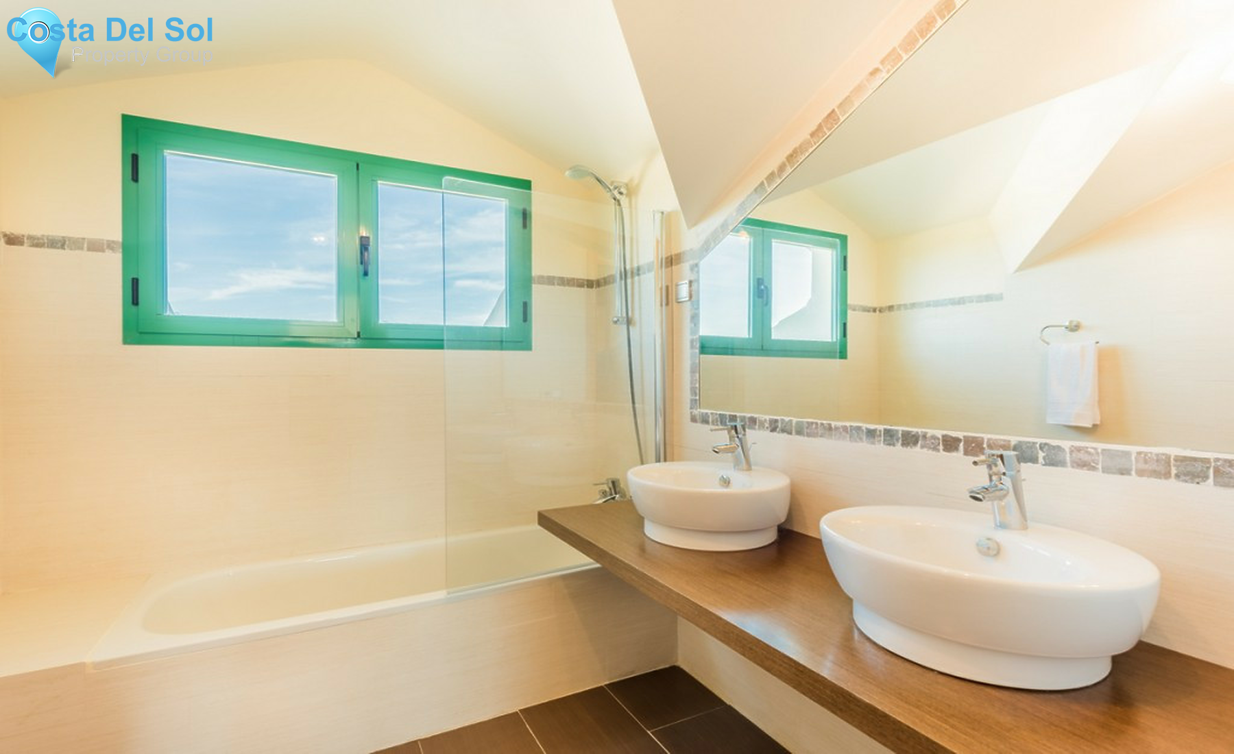 Ground Floor Apartment in New Golden Mile-1542344