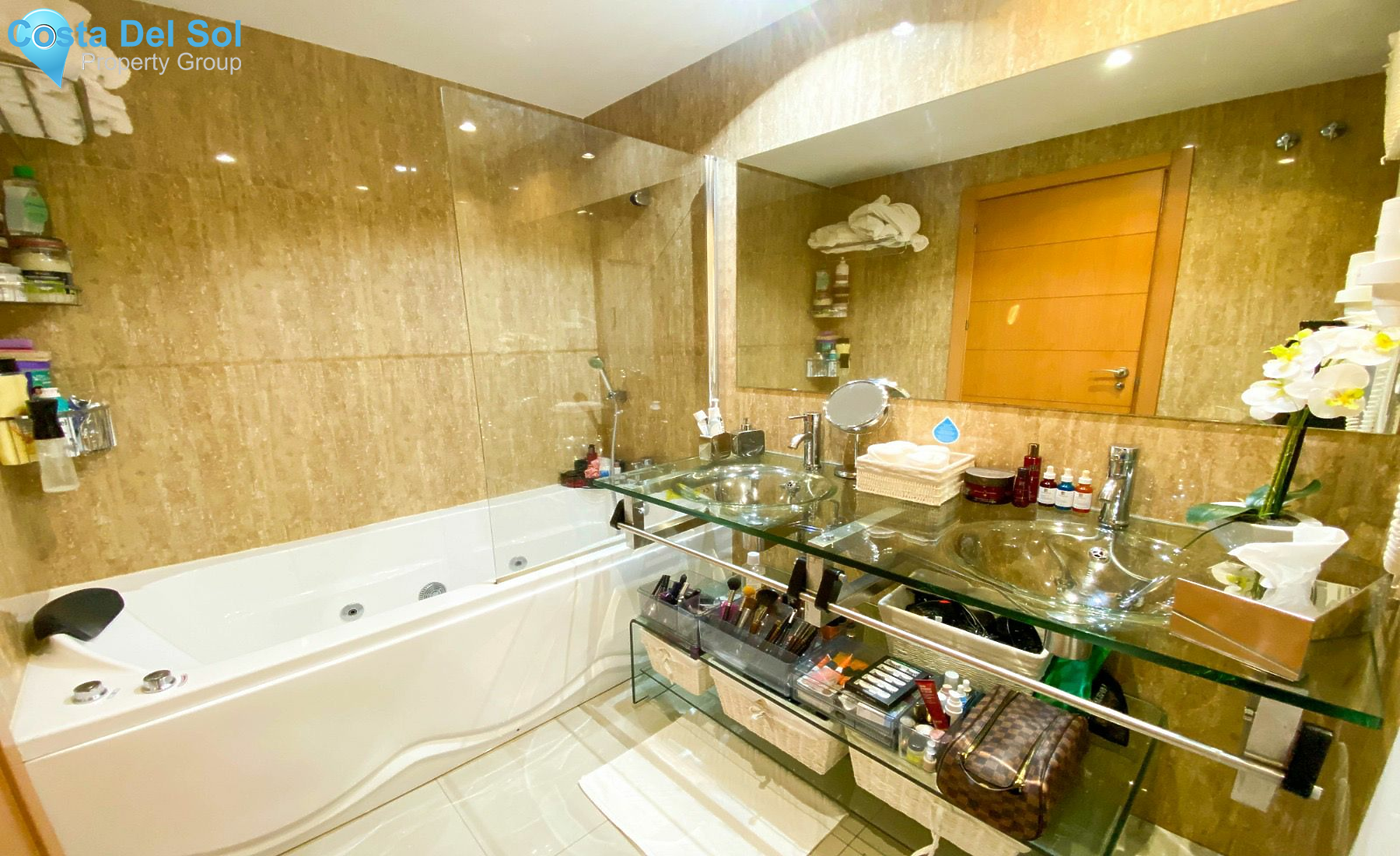 Ground Floor Apartment in New Golden Mile-1430903