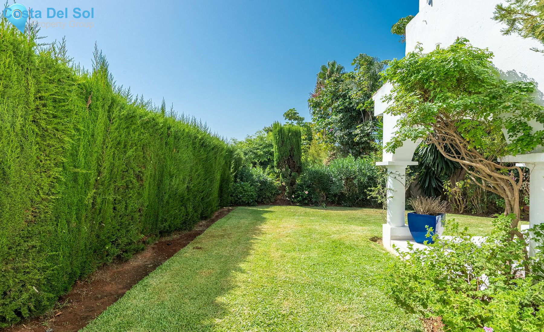 Ground Floor Apartment in New Golden Mile-1531347