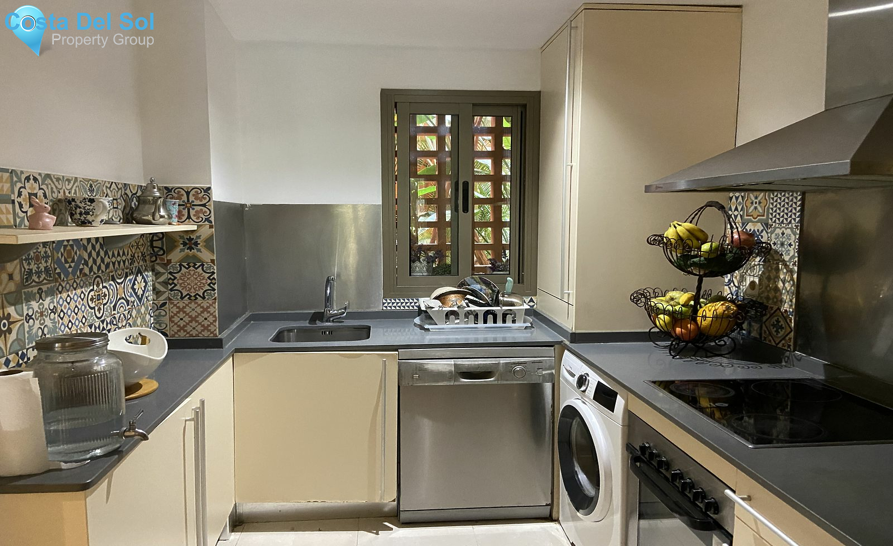 Ground Floor Apartment in New Golden Mile-1546707