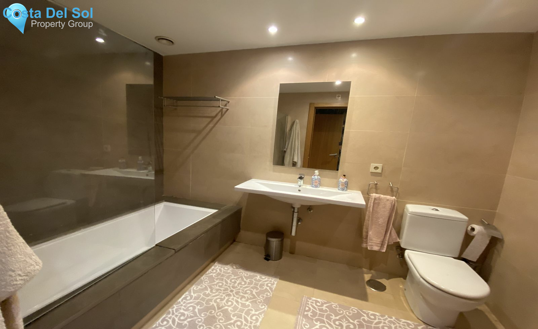 Ground Floor Apartment in New Golden Mile-1546712