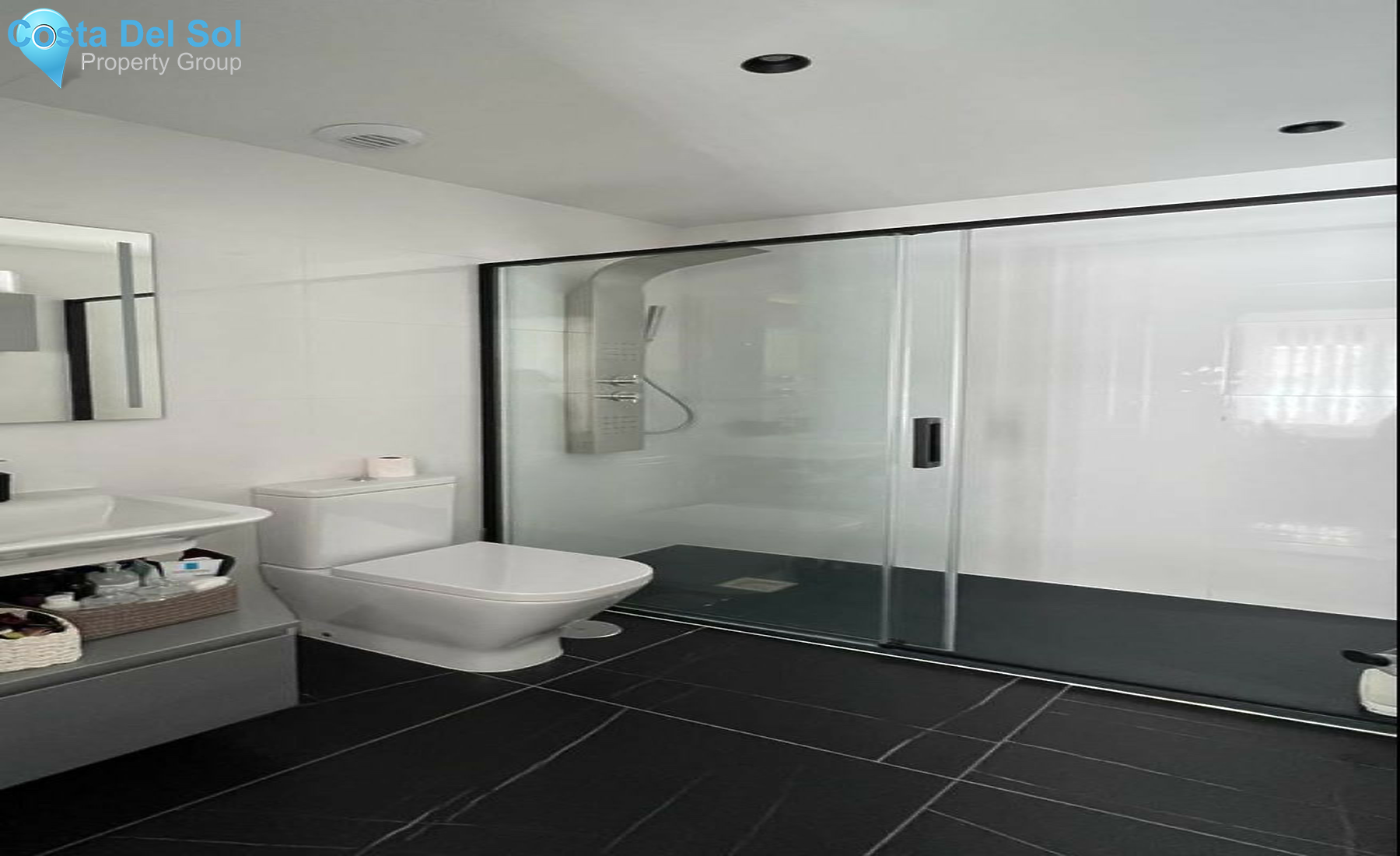 Ground Floor Apartment in Nueva Andalucía