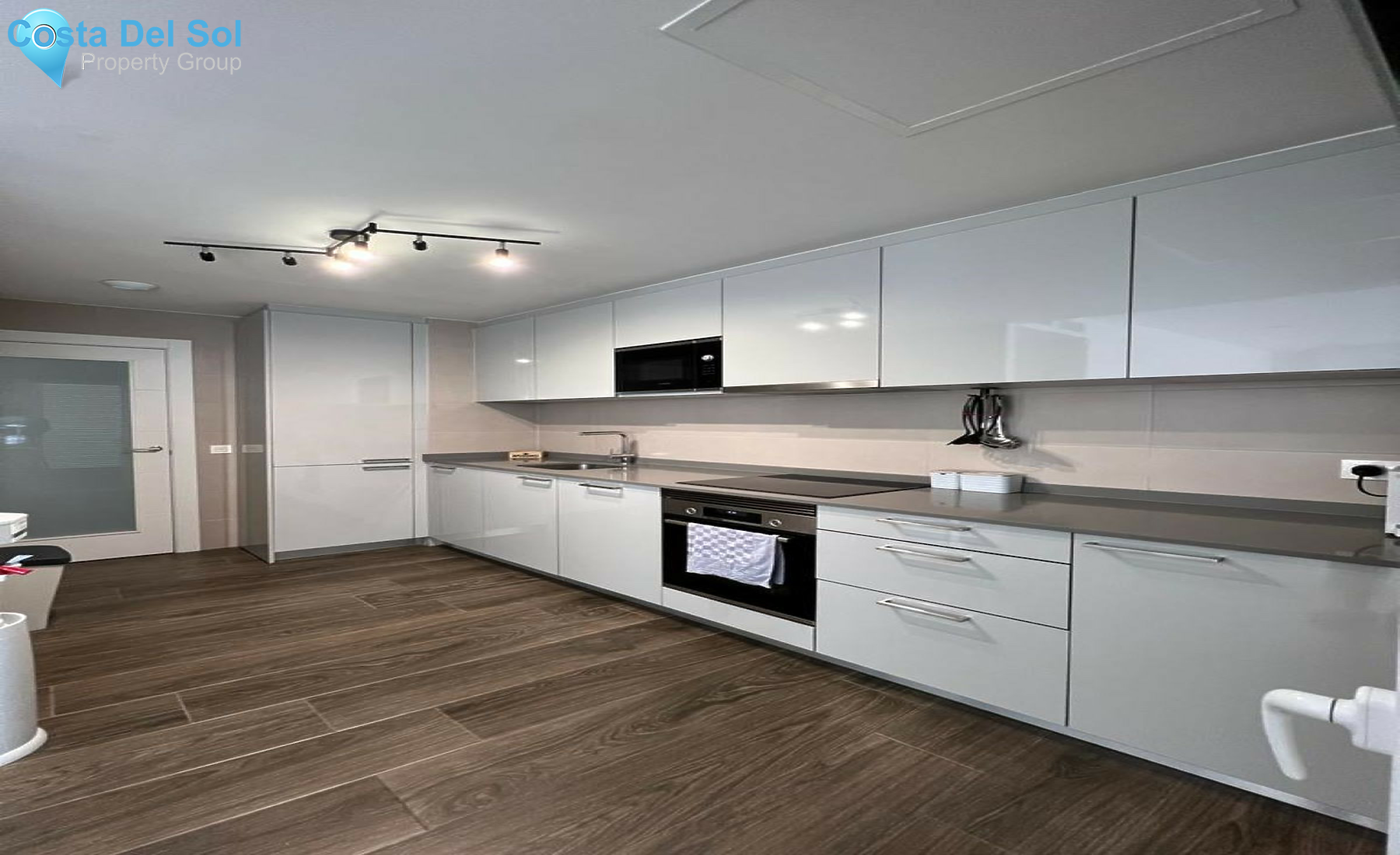 Ground Floor Apartment in Nueva Andalucía-1243159
