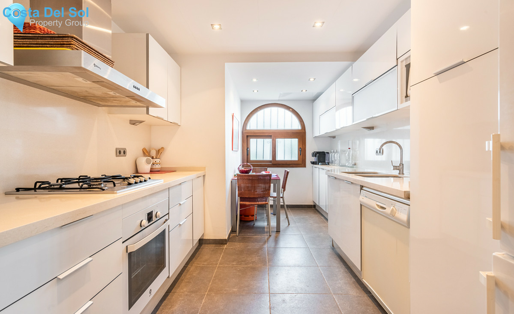 Ground Floor Apartment in Nueva Andalucía-1295653