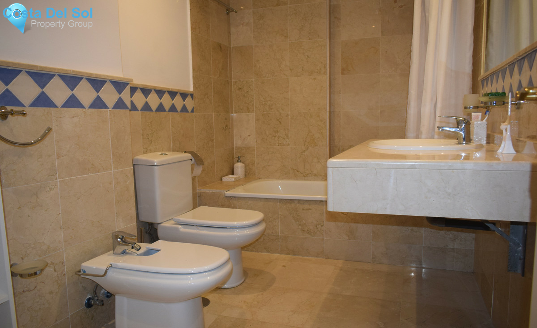 Ground Floor Apartment in Nueva Andalucía-1362377