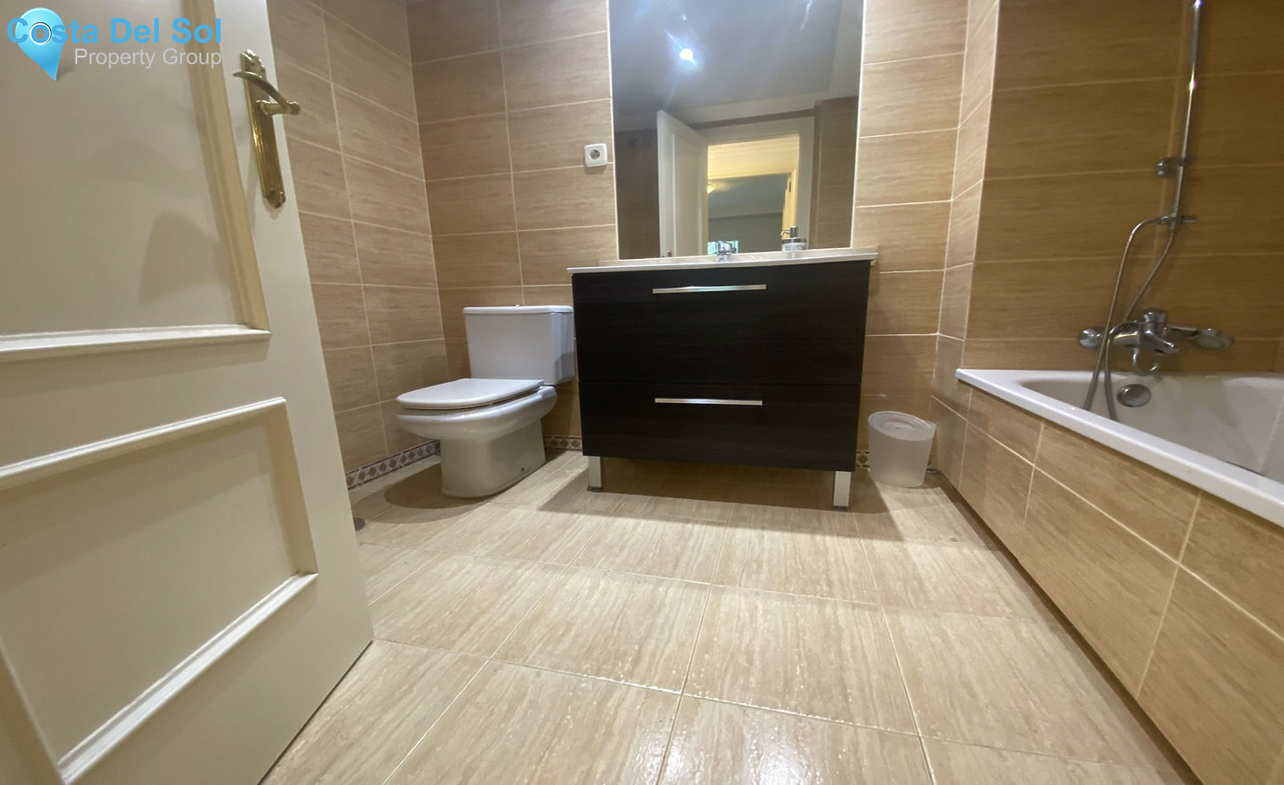 Ground Floor Apartment in Nueva Andalucía-1401339