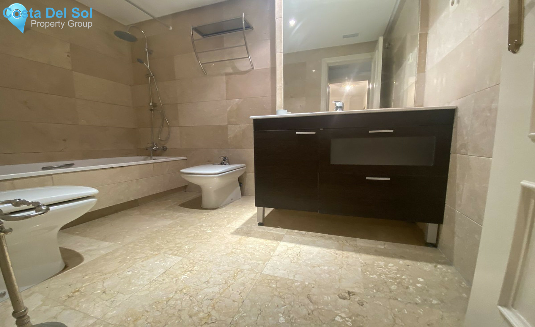 Ground Floor Apartment in Nueva Andalucía-1401335