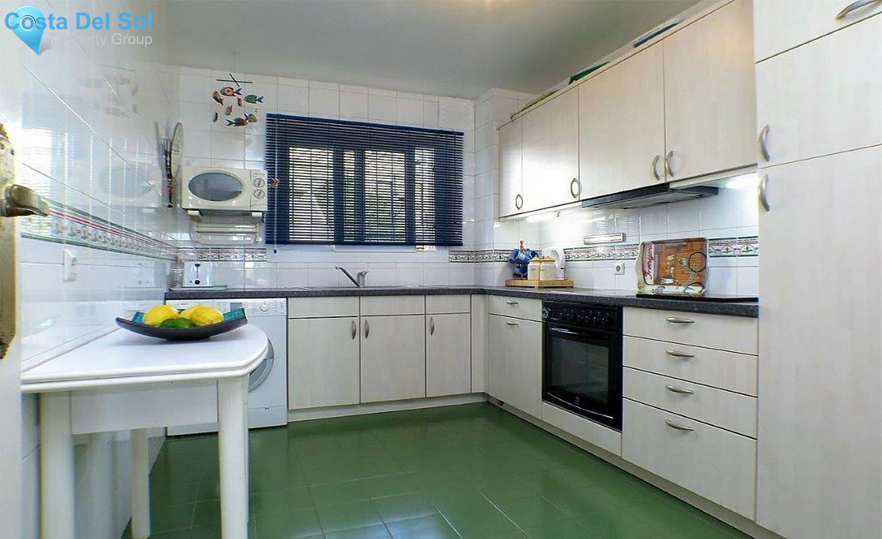 Ground Floor Apartment in Nueva Andalucía-1405691