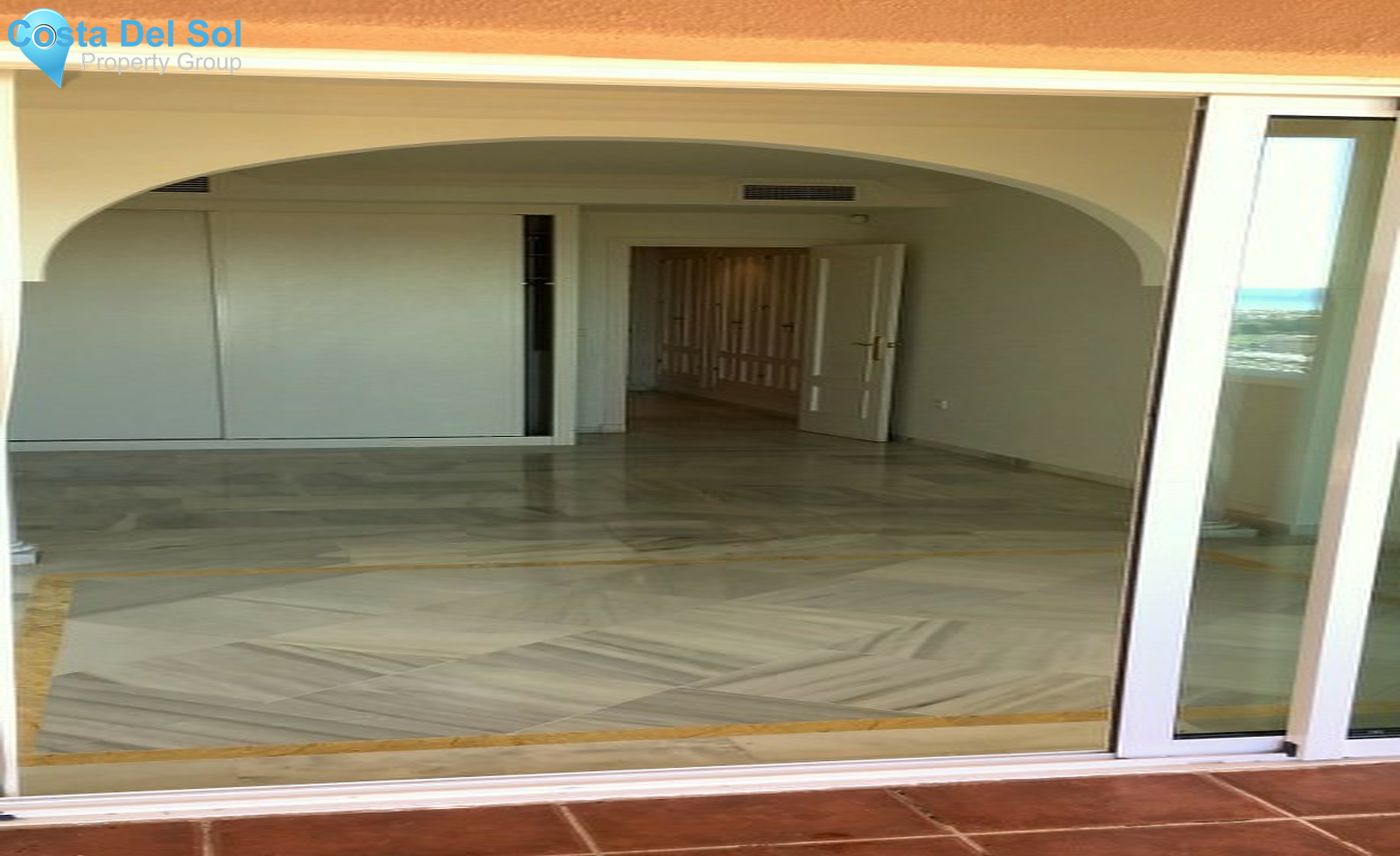 Ground Floor Apartment in Nueva Andalucía-1458541