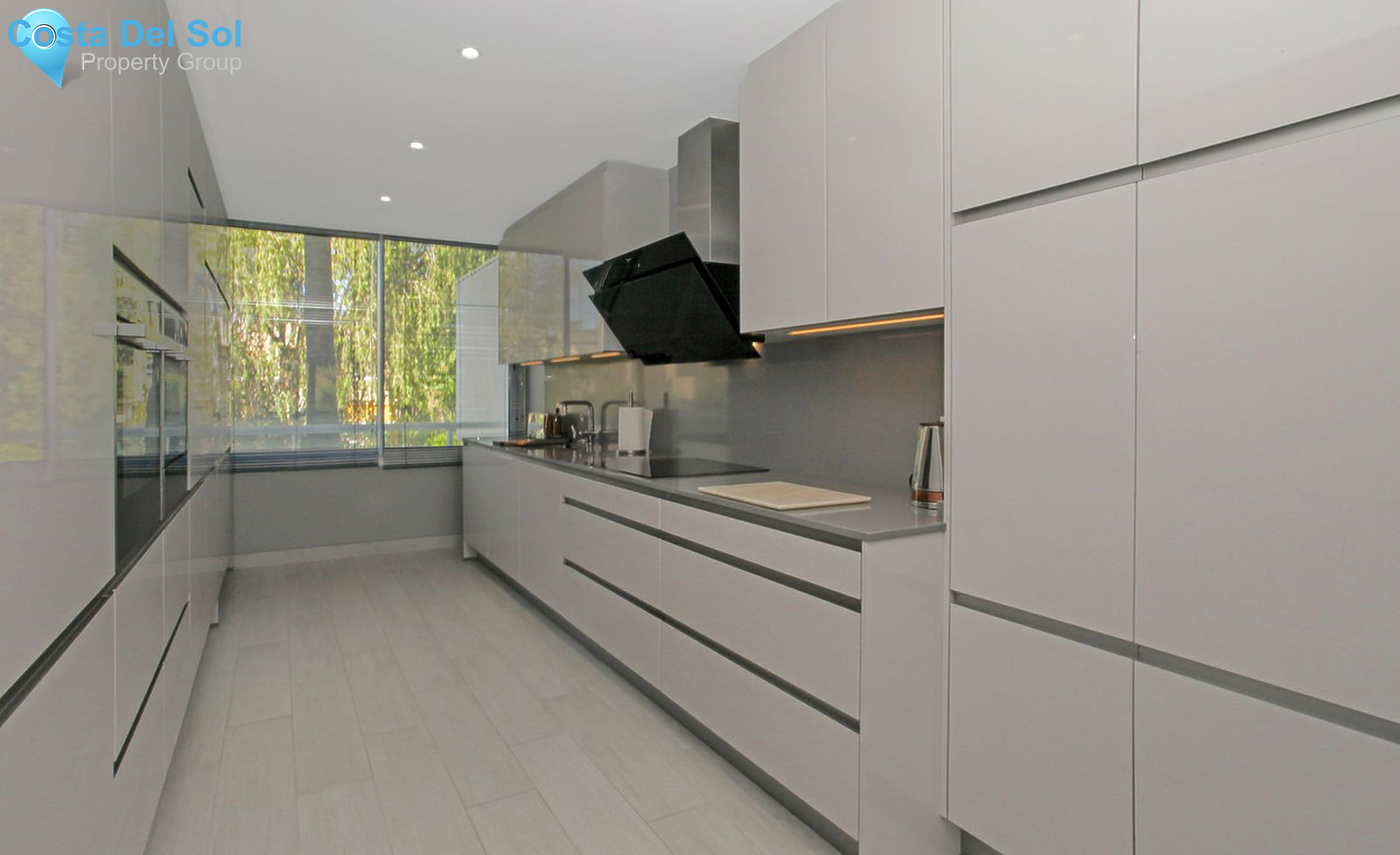 Ground Floor Apartment in Nueva Andalucía-1507556