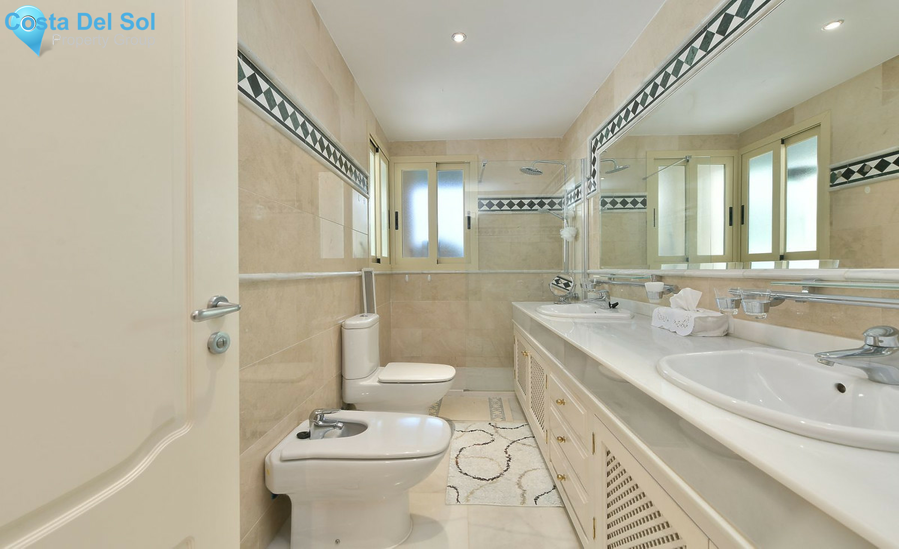Ground Floor Apartment in Nueva Andalucía-1528468