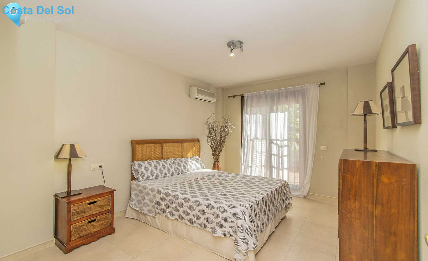 Ground Floor Apartment in Nueva Andalucía-1540675