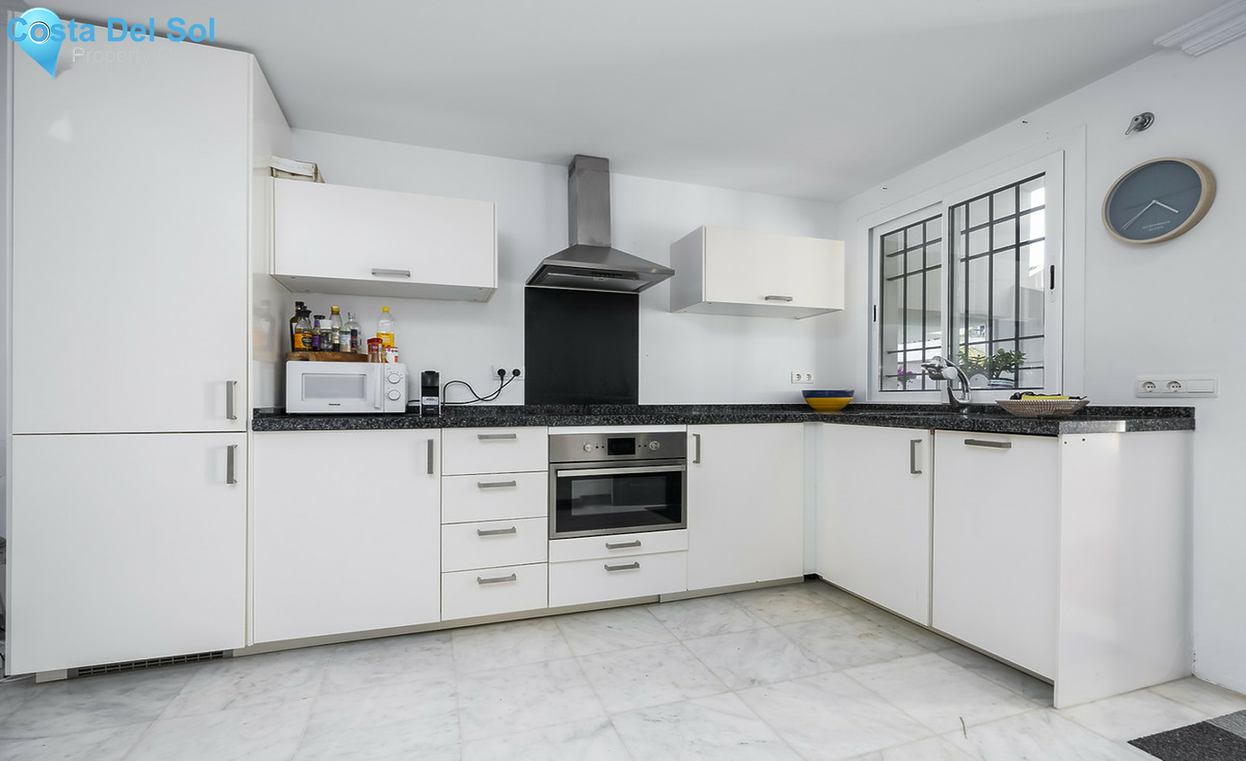 Ground Floor Apartment in Nueva Andalucía-1560090