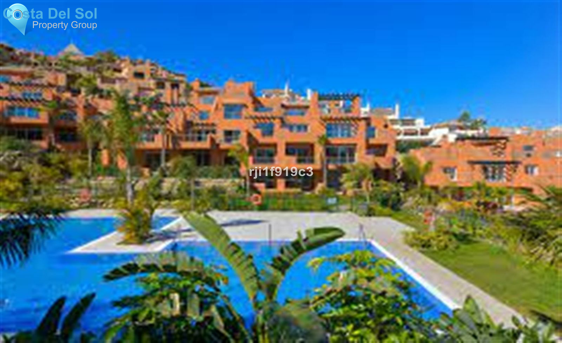 Ground Floor Apartment in Nueva Andalucía