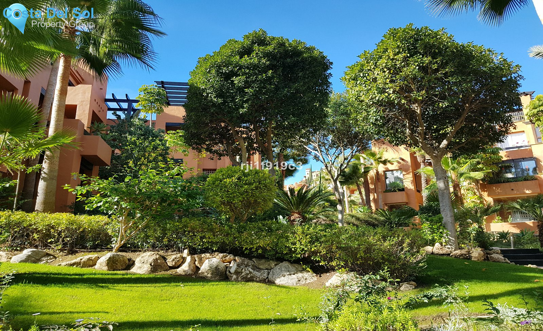 Ground Floor Apartment in Nueva Andalucía-1191846