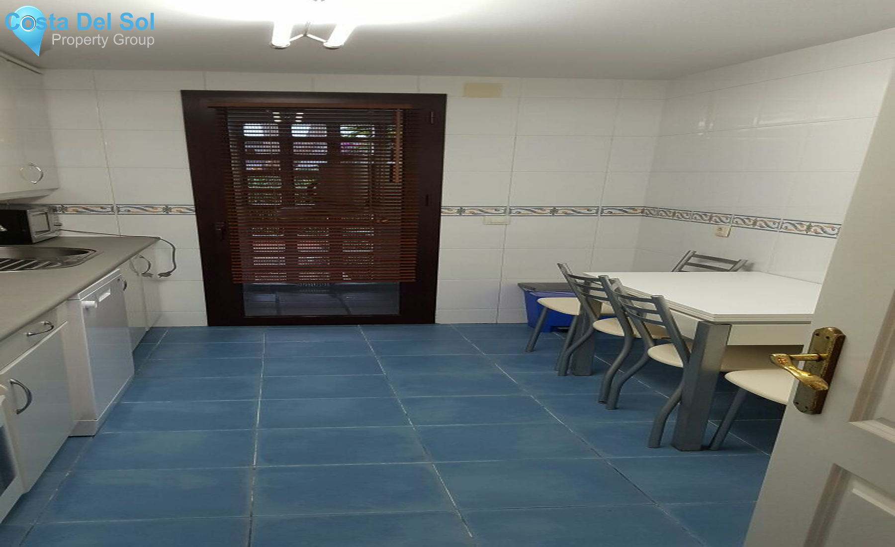 Ground Floor Apartment in Nueva Andalucía-1205634
