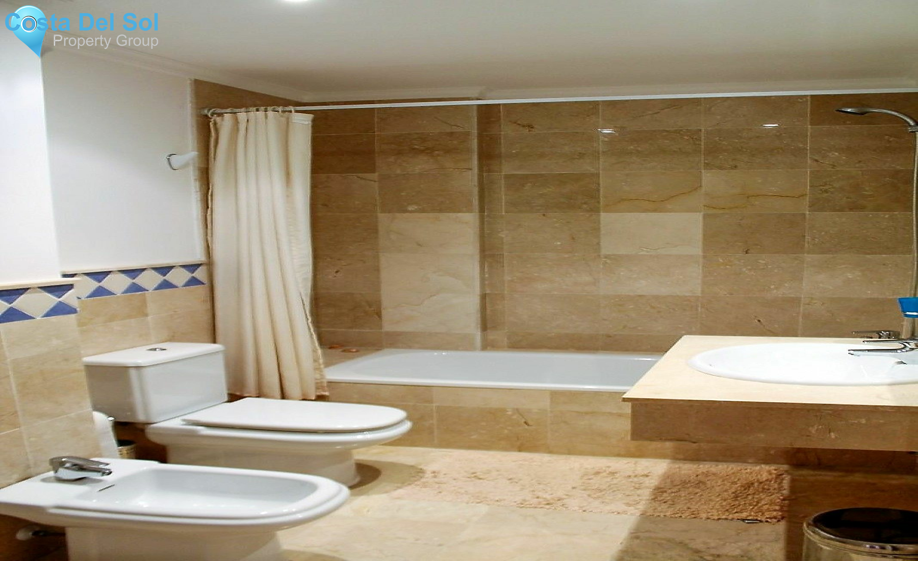 Ground Floor Apartment in Nueva Andalucía-1397726