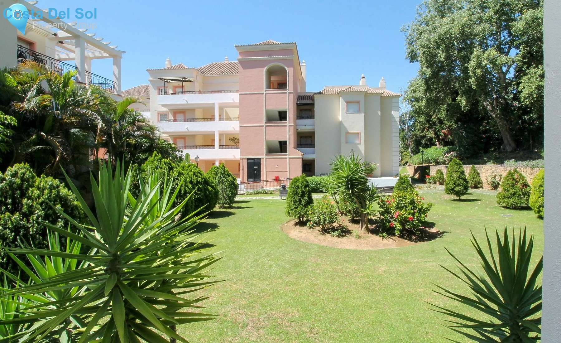 Ground Floor Apartment in Nueva Andalucía-1397711