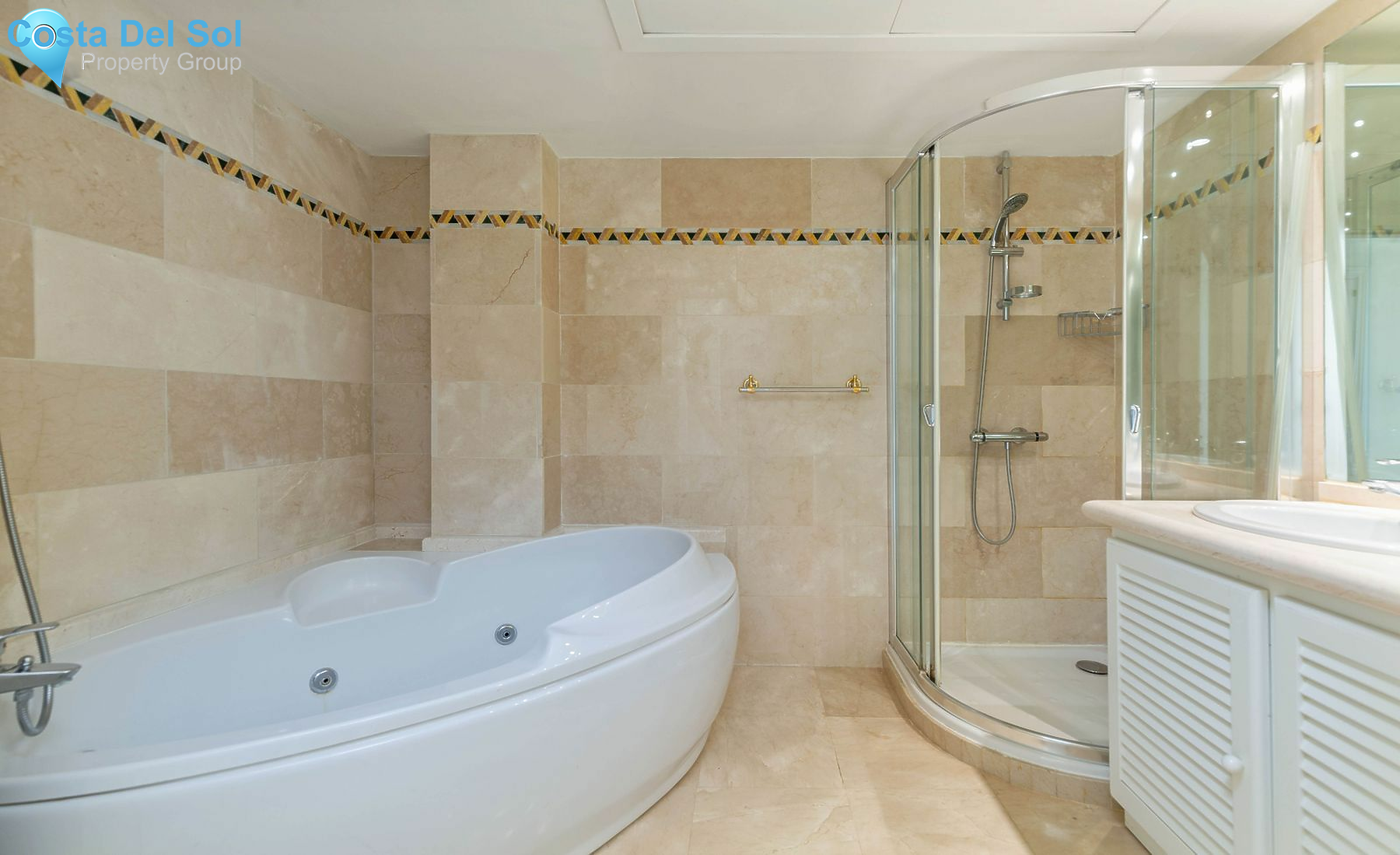 Ground Floor Apartment in Nueva Andalucía-1466266