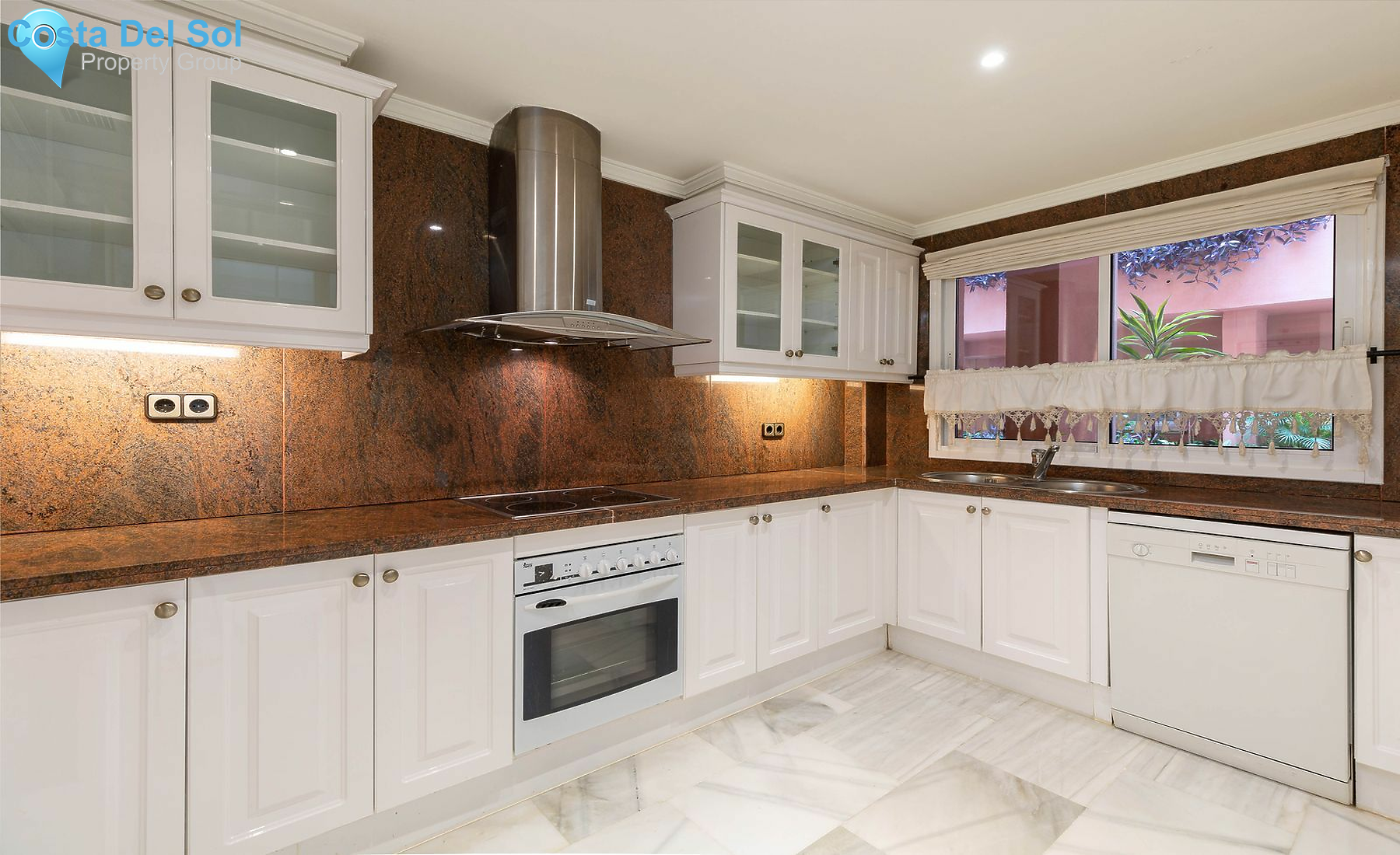Ground Floor Apartment in Nueva Andalucía-1466273
