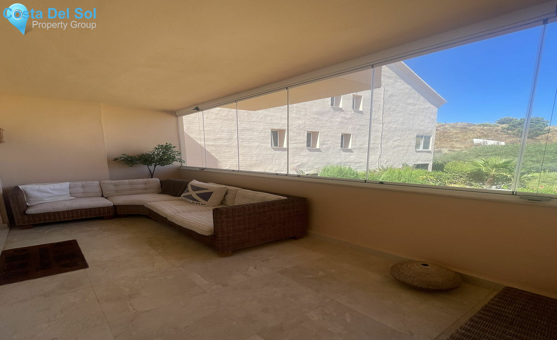 Ground Floor Apartment in Nueva Andalucía-1530105