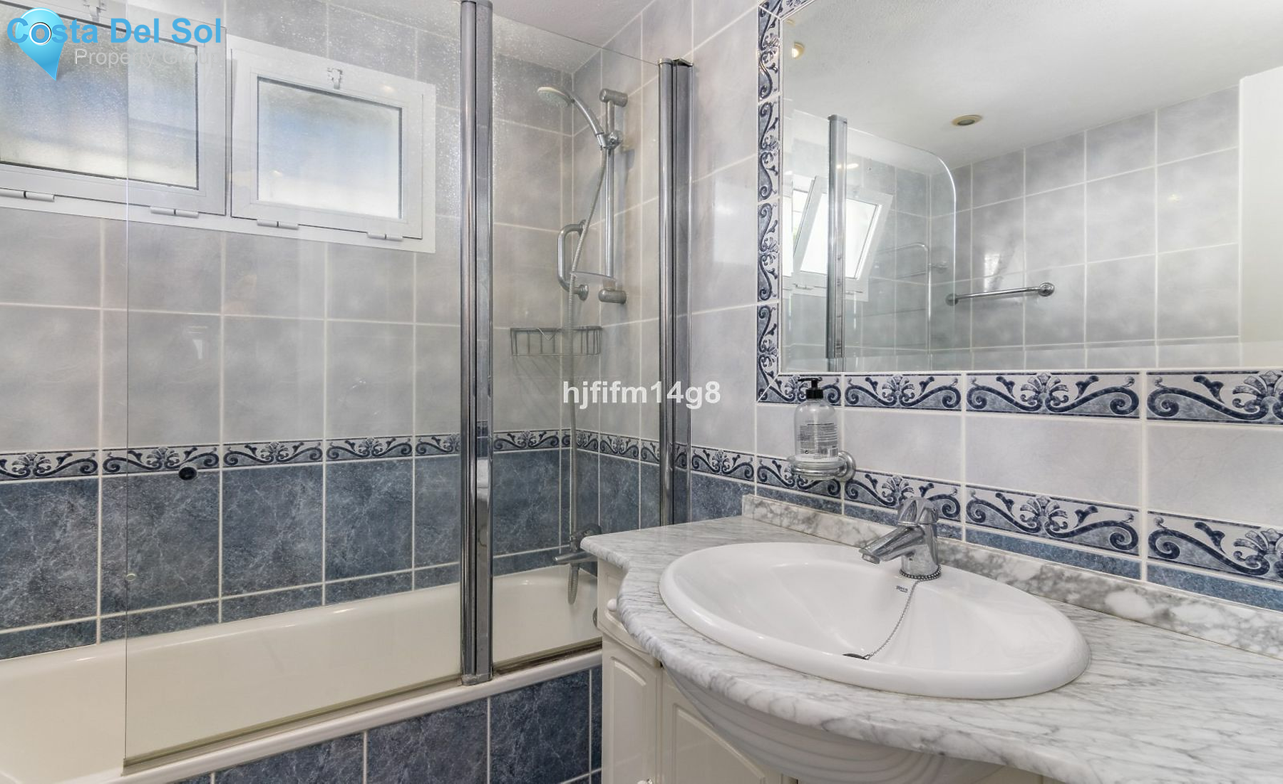 Ground Floor Apartment in Nueva Andalucía-1550731