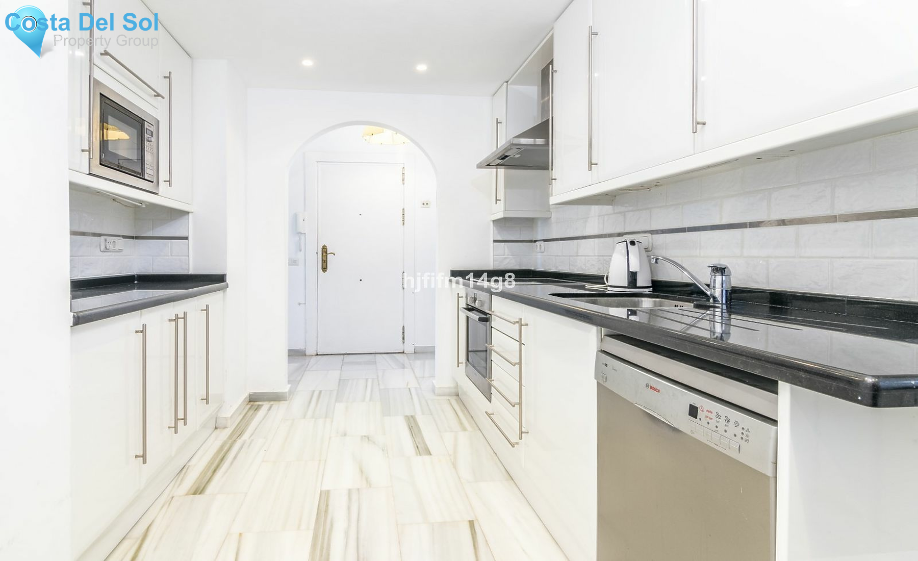 Ground Floor Apartment in Nueva Andalucía-1550728