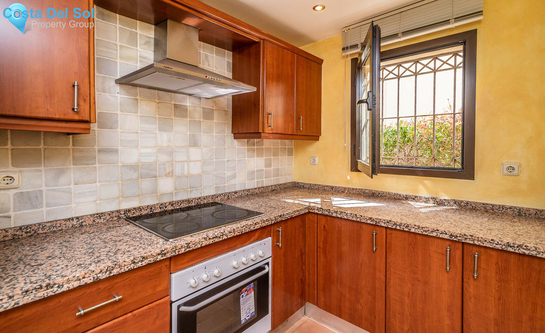 Ground Floor Apartment in Río Real-1286368