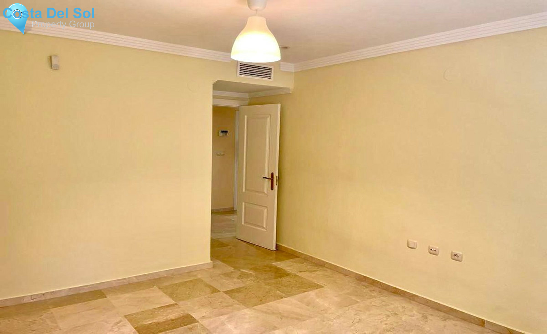 Ground Floor Apartment in Río Real-1408579