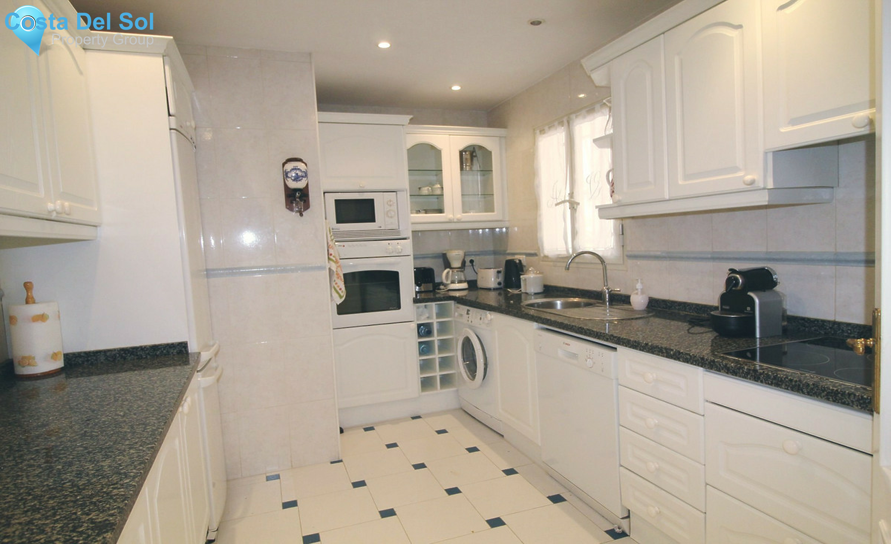 Ground Floor Apartment in San Pedro de Alcántara-1383543