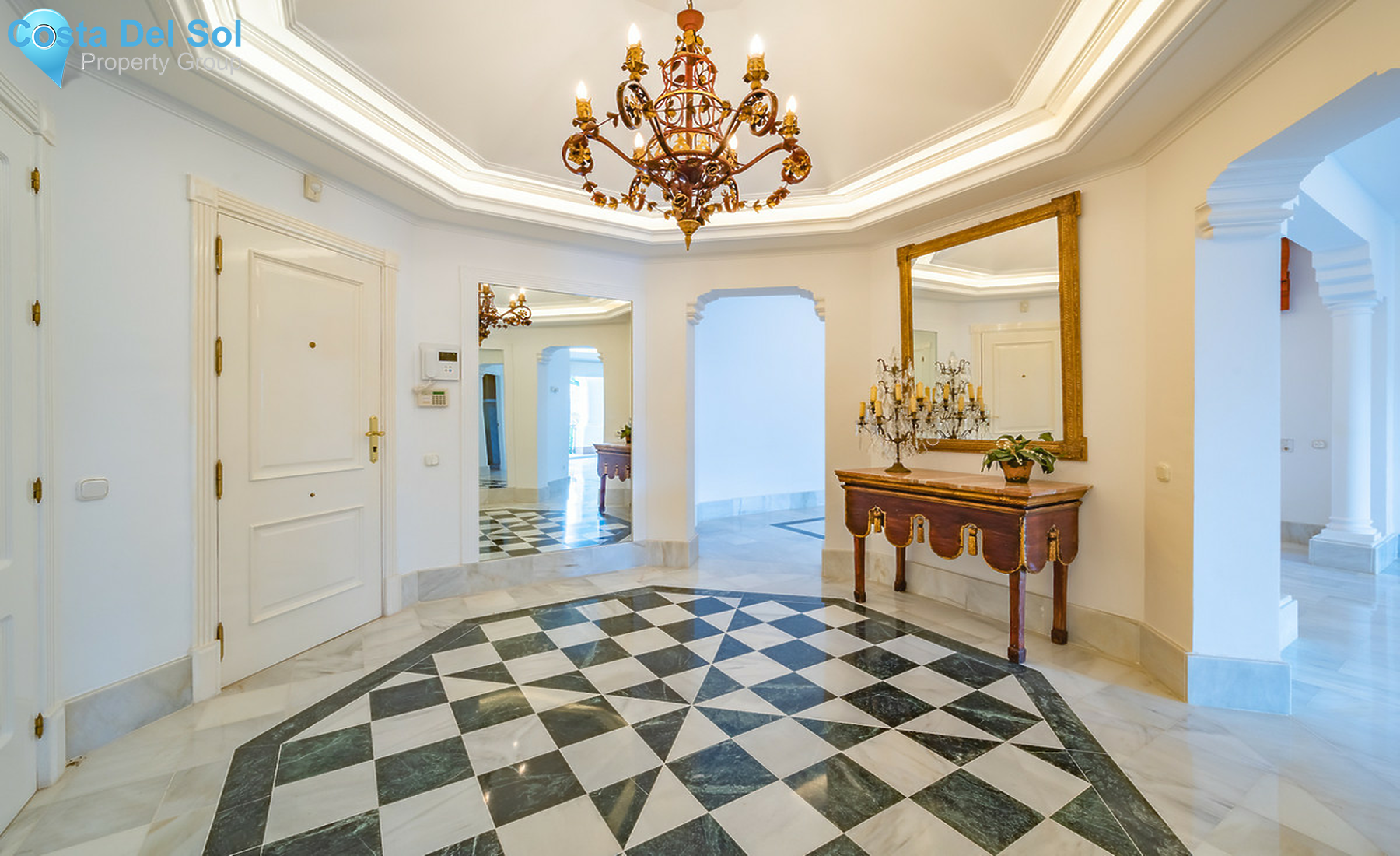 Ground Floor Apartment in The Golden Mile-1260930