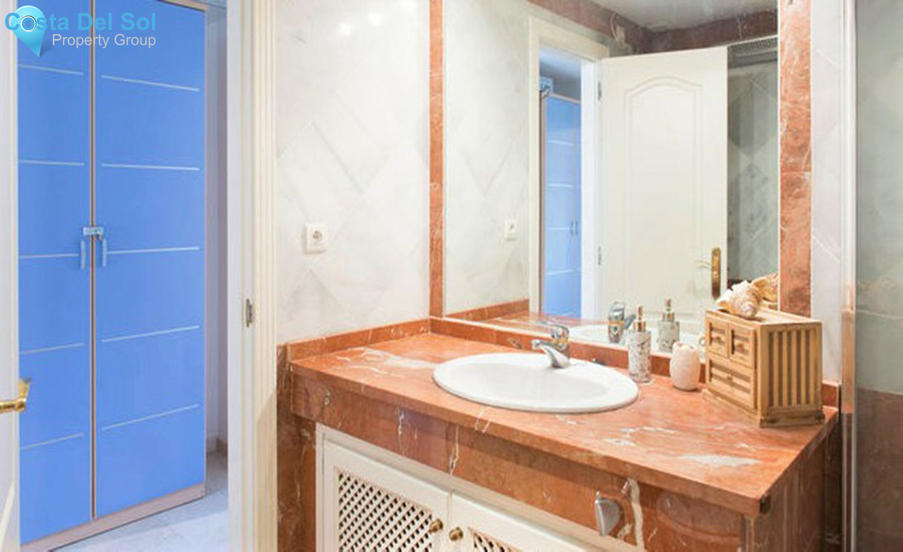 Ground Floor Apartment in The Golden Mile-1500474