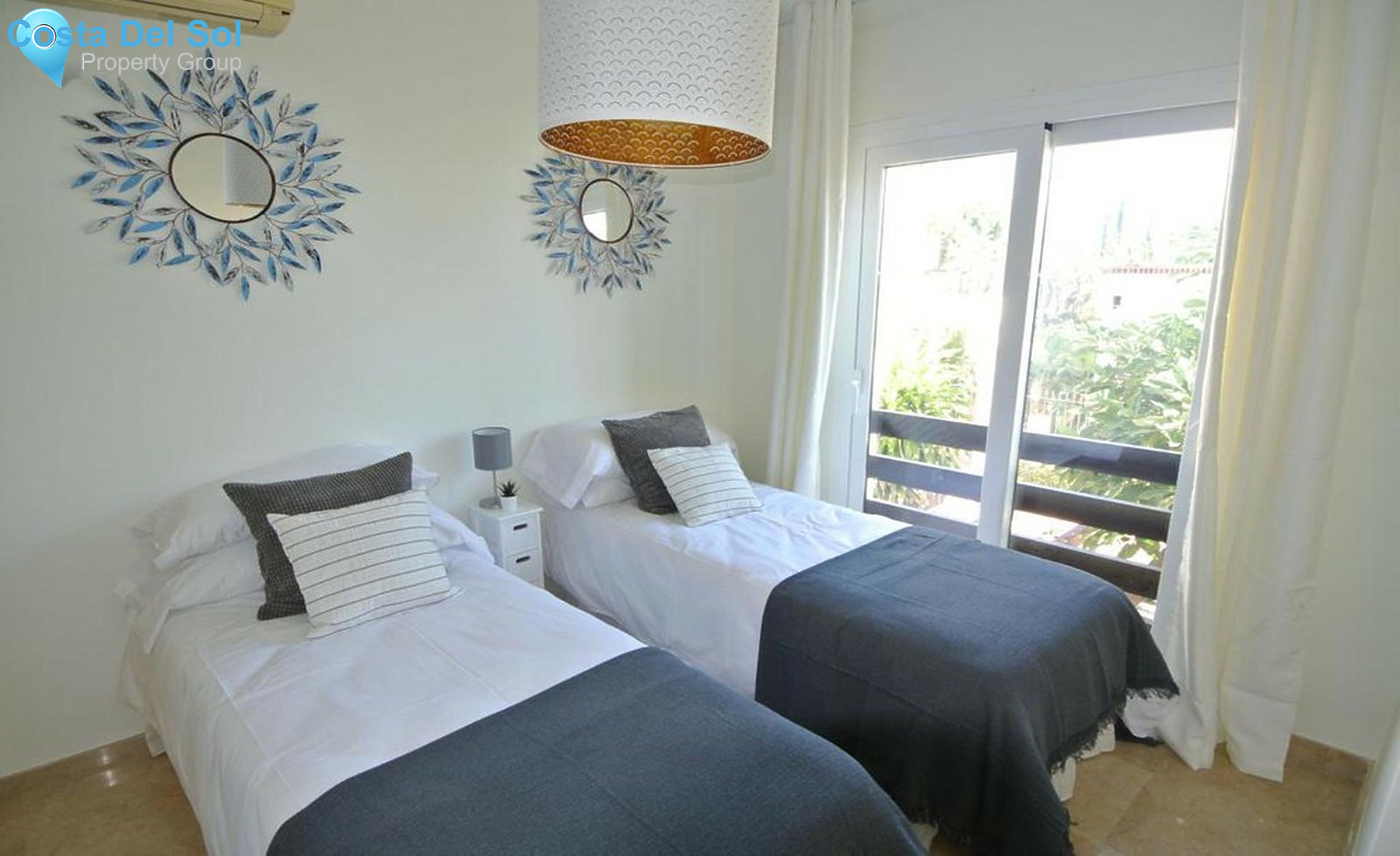 Ground Floor Apartment in The Golden Mile-1526042