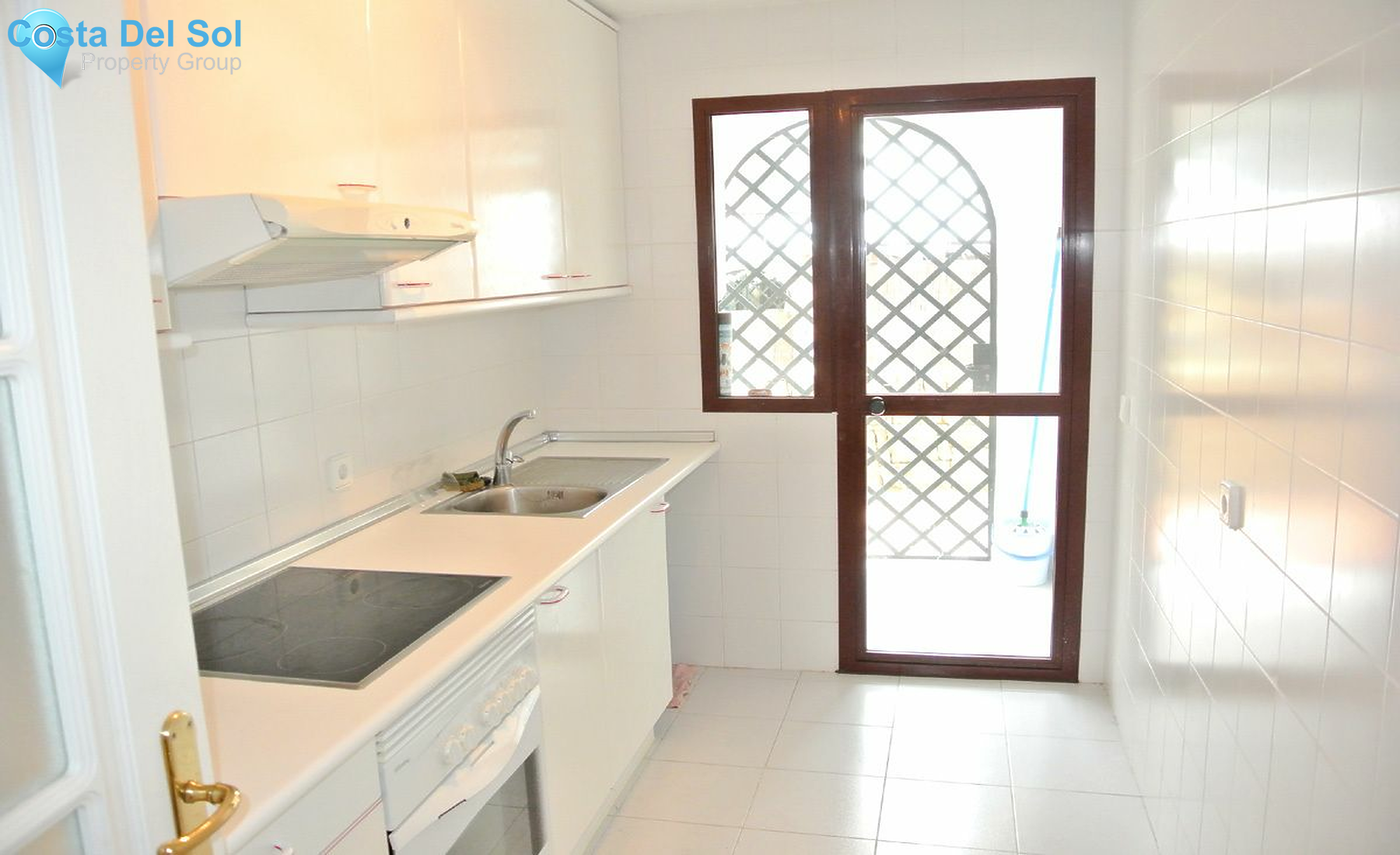 Ground Floor Apartment in The Golden Mile-1160392