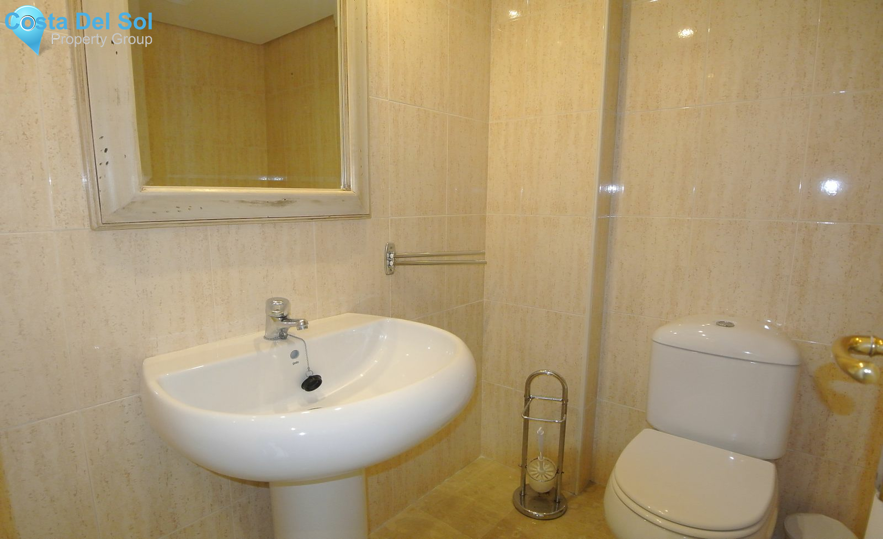 Ground Floor Apartment in The Golden Mile-1424700