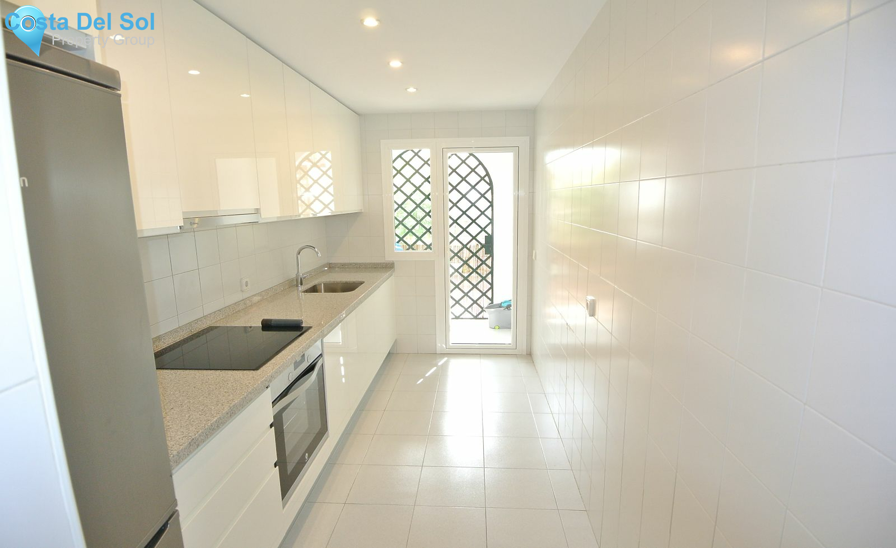 Ground Floor Apartment in The Golden Mile-1424696