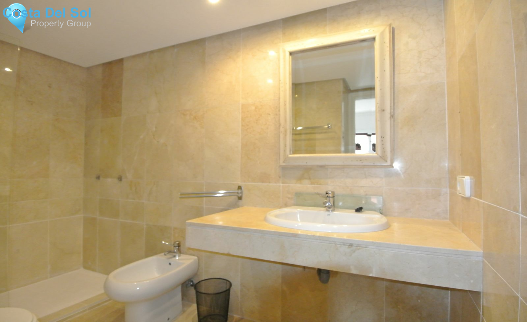 Ground Floor Apartment in The Golden Mile-1424698