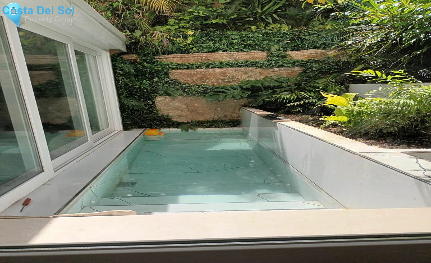 Ground Floor Apartment in The Golden Mile-1429359