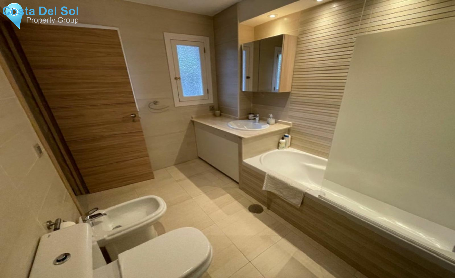 Ground Floor Apartment in The Golden Mile-1552276