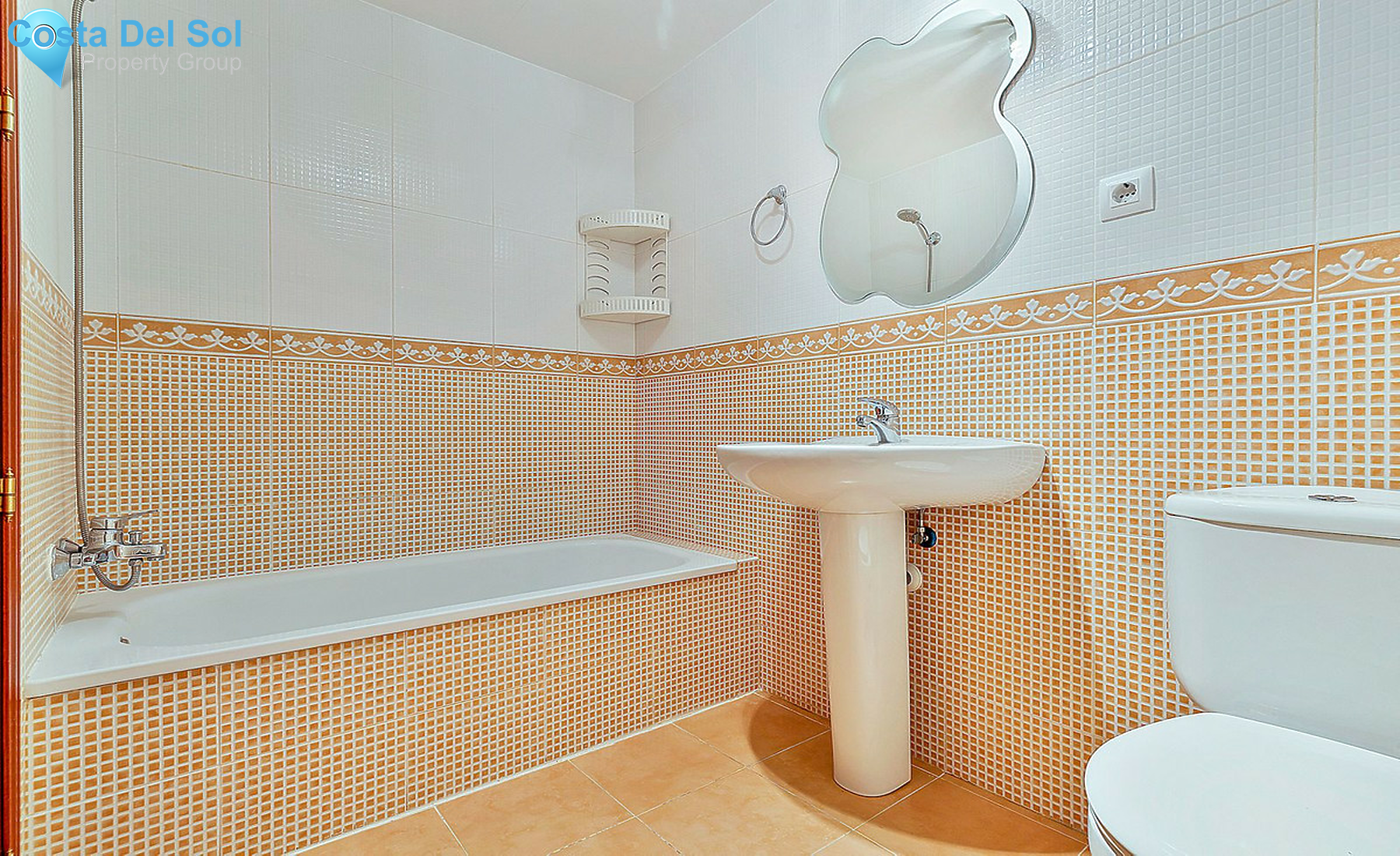 Middle Floor Apartment in Alhaurín de la Torre-1275973