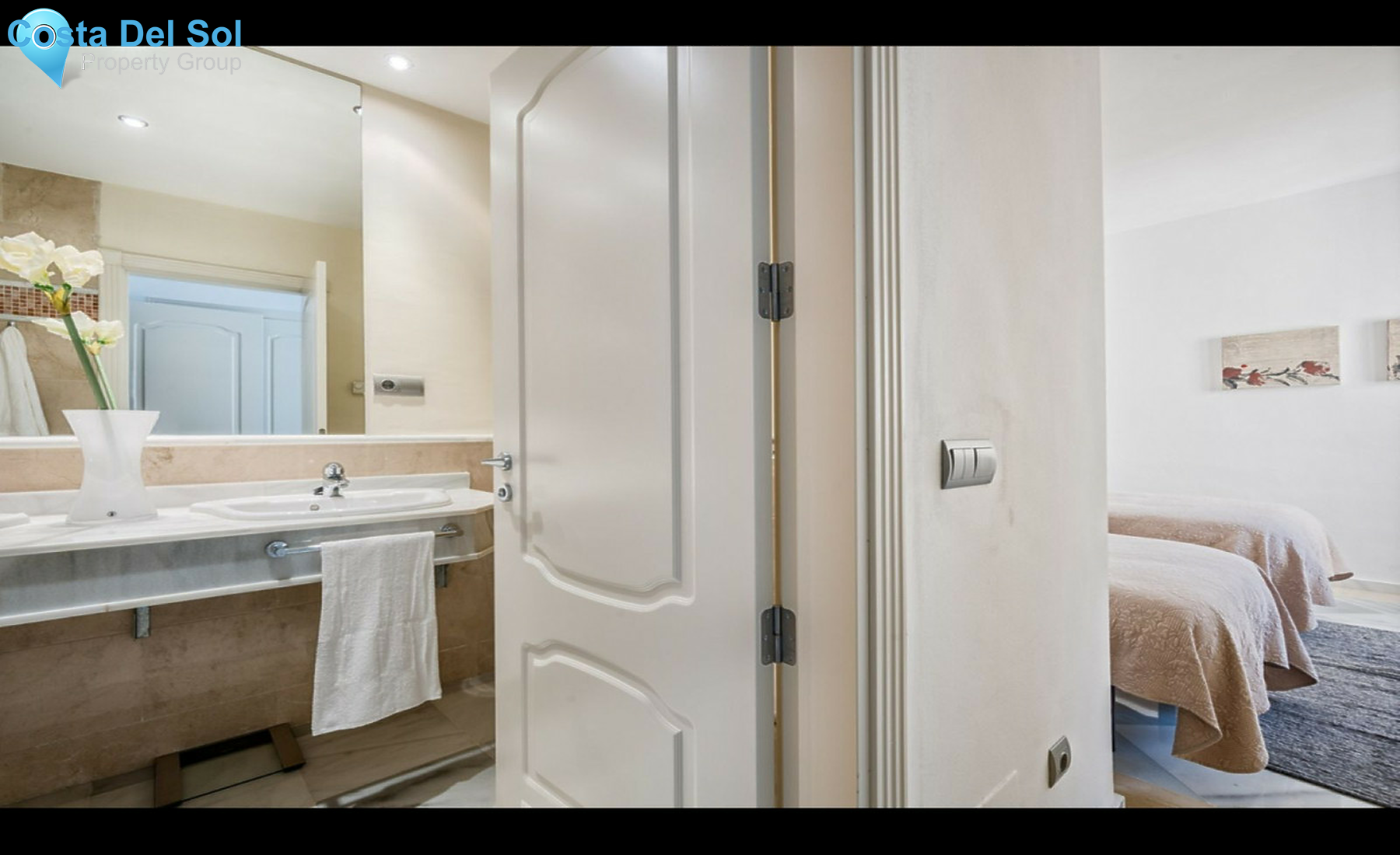 Middle Floor Apartment in Aloha-1278081