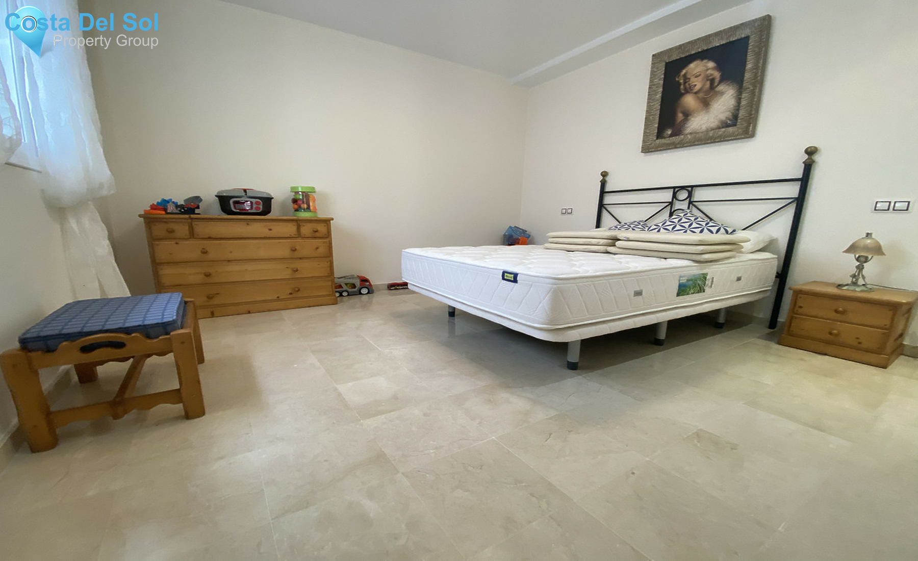 Middle Floor Apartment in Aloha-1307738