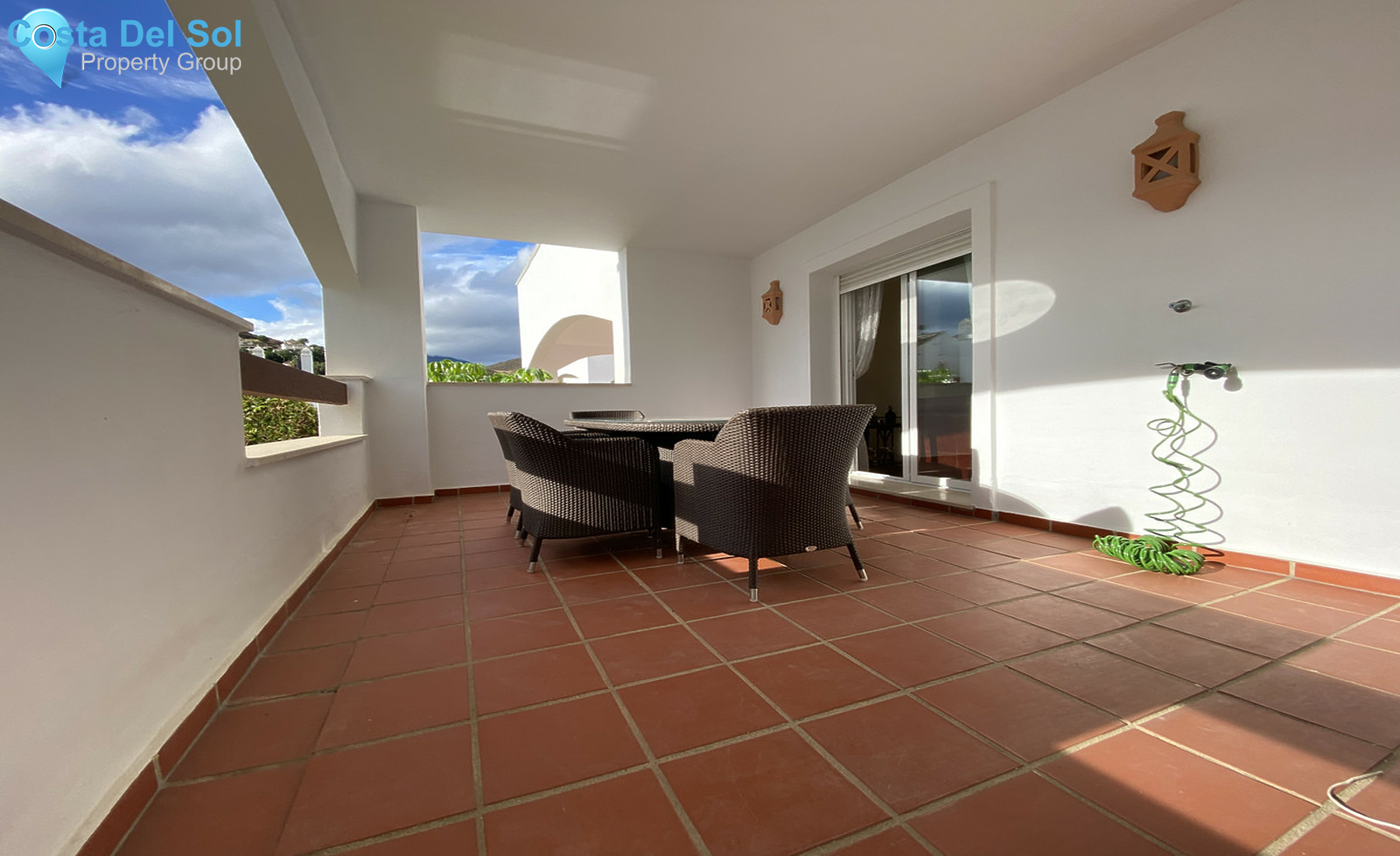 Middle Floor Apartment in Aloha-1307725