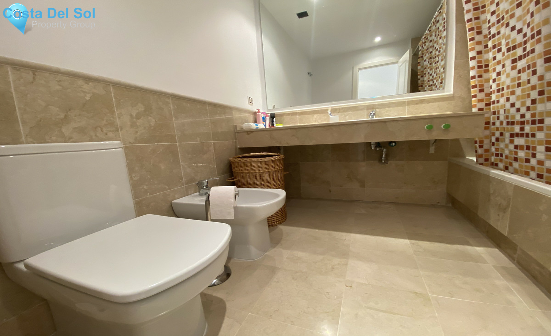 Middle Floor Apartment in Aloha-1307726