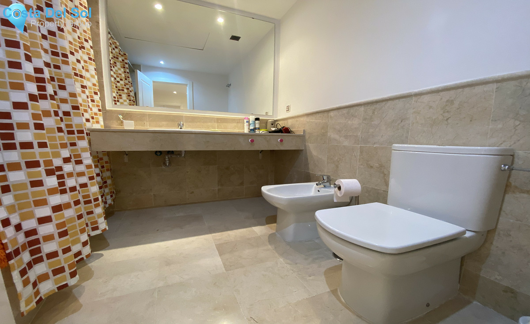 Middle Floor Apartment in Aloha-1307727