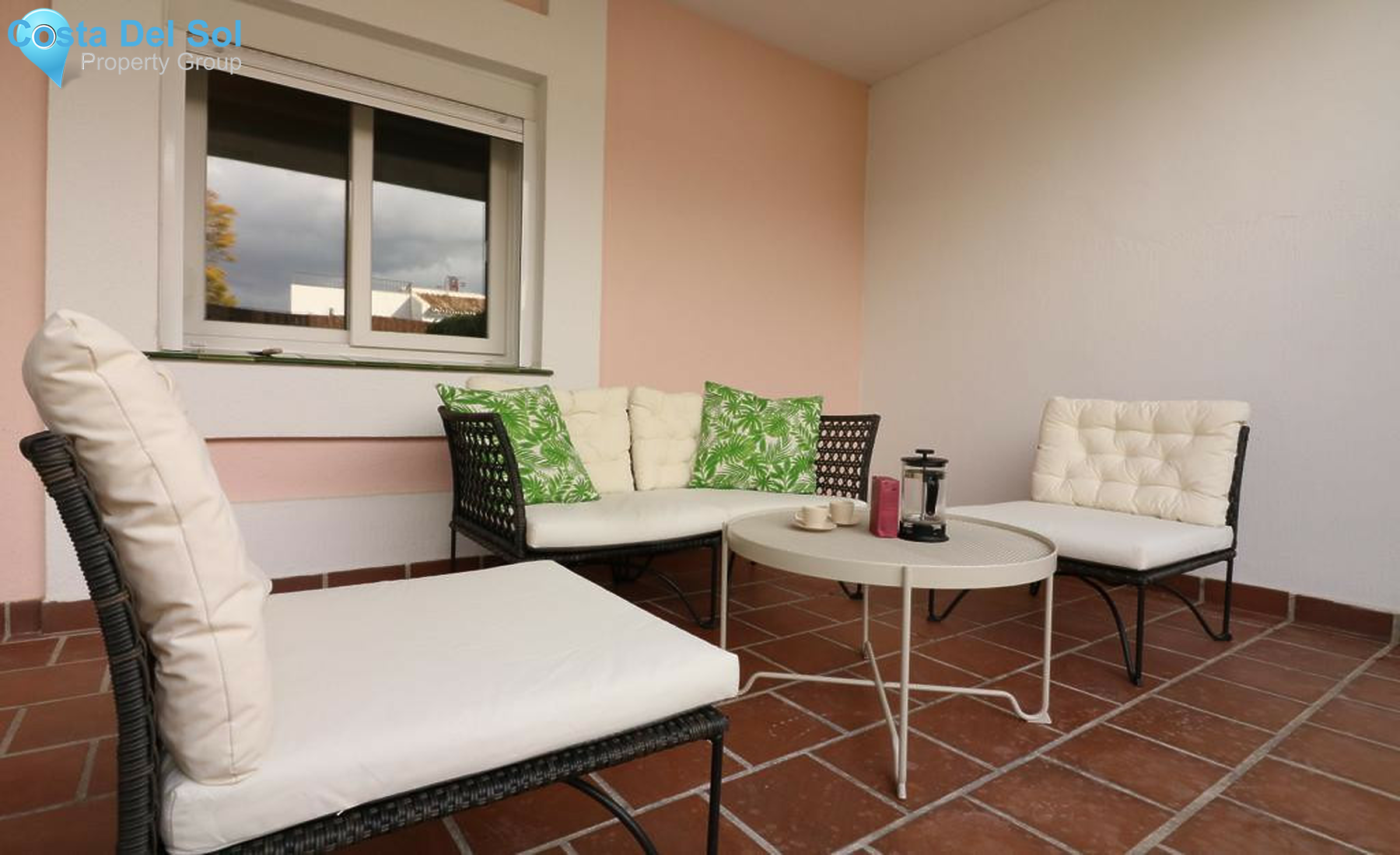 Middle Floor Apartment in Aloha-1506630