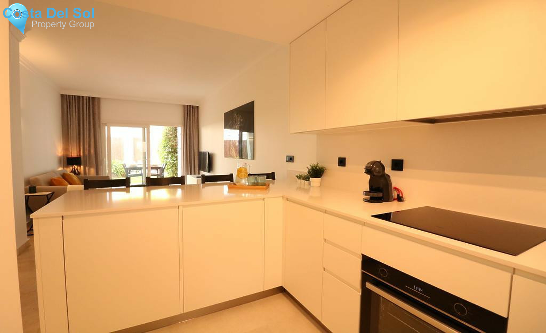 Middle Floor Apartment in Aloha-1506634